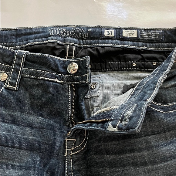 Miss Me Signature Boot Mid Rise Size 31 - Picture 16 of 16